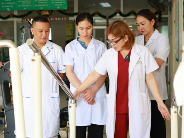 Học phục hồi chức năng 3 tháng