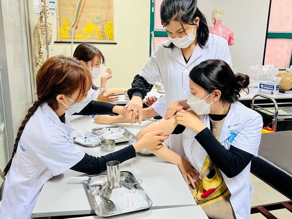 Học tiêm truyền