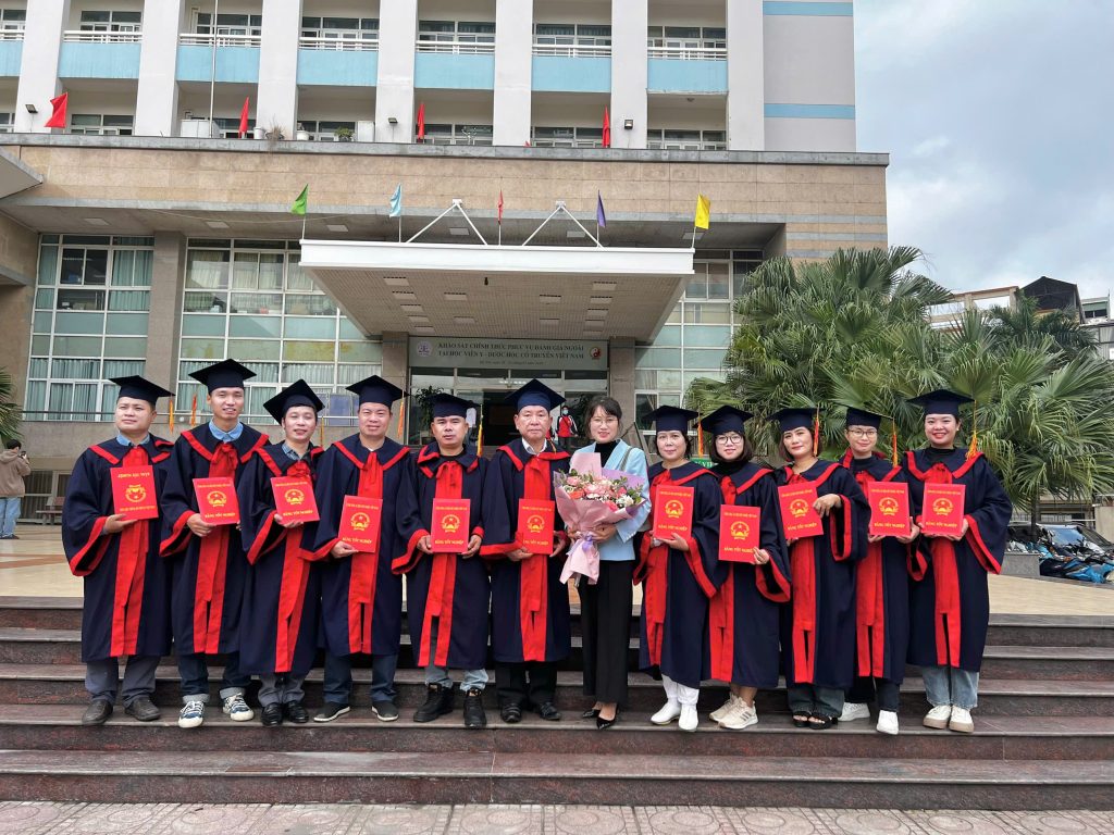 Ảnh K904 tốt nghiệp