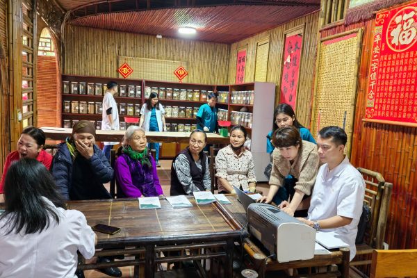 Lớp bào chế dược liệu